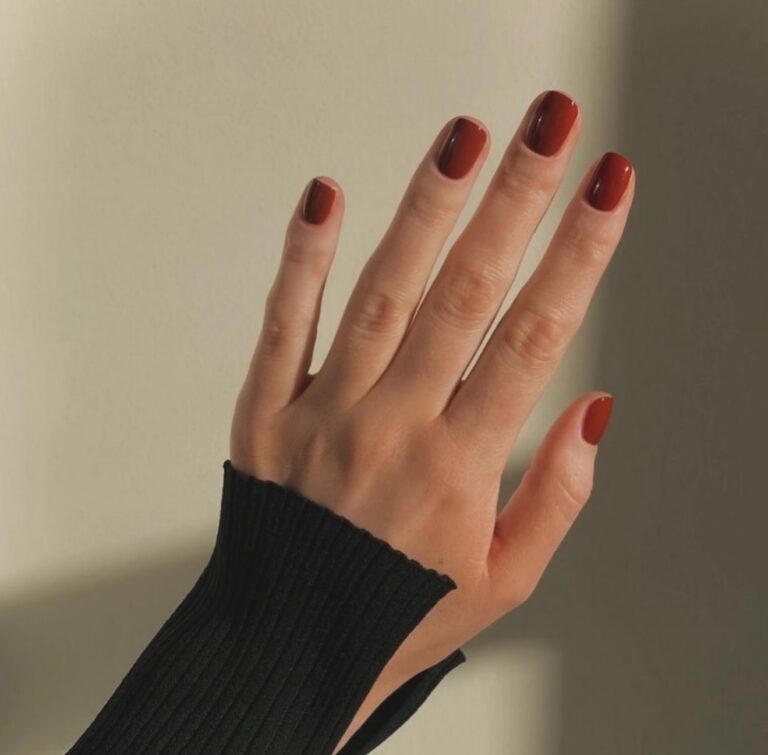 Instagram post from sarakka_beauty. This post is in position 2.