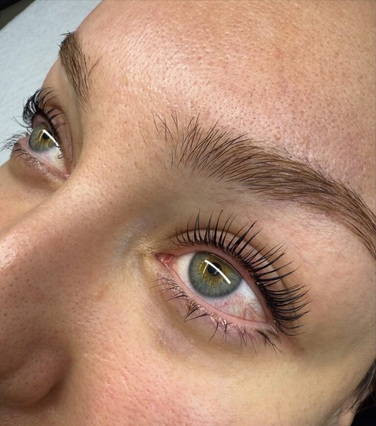 Instagram post from sarakka_beauty. This post is in position 3.