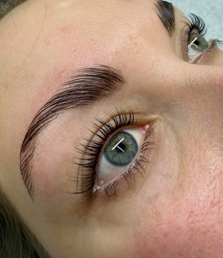 Instagram post from sarakka_beauty. This post is in position 9.