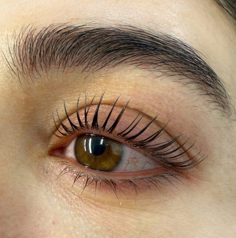 Instagram post from sarakka_beauty. This post is in position 5.