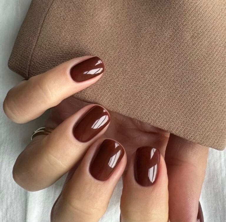 Instagram post from sarakka_beauty. This post is in position 10.